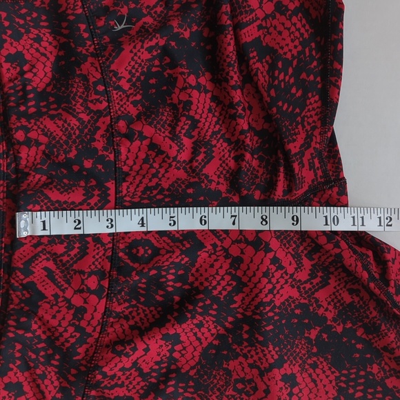Danskin Now Fitted Snakeprint Dri-More Athletic Yoga Capri Pants M Red Black - Picture 16 of 16